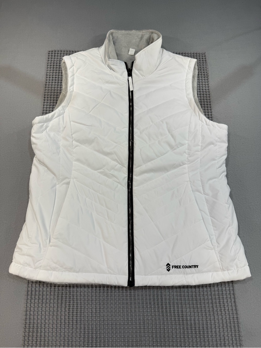 Free Country Women's White Quilted Reversable Vest L with pockets